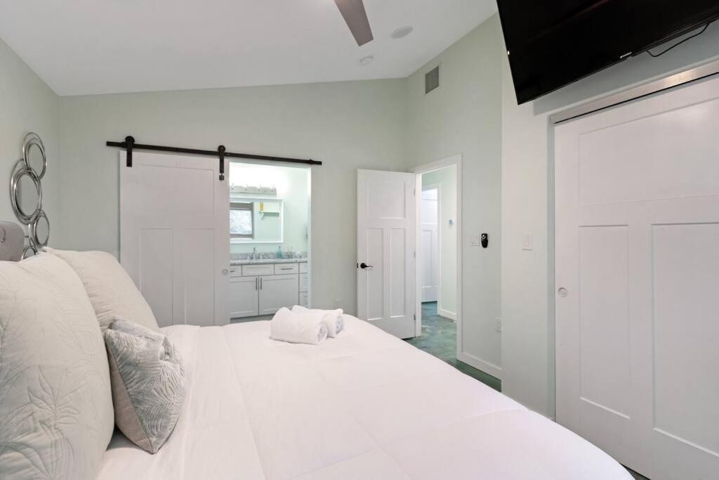Heated Pool I Soundproof Home I Firepit I 630Mbps Hollywood Exteriör bild